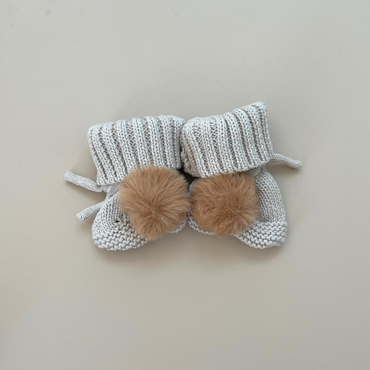 POM-POM KNITTED BOOTIES | OAT CREAM