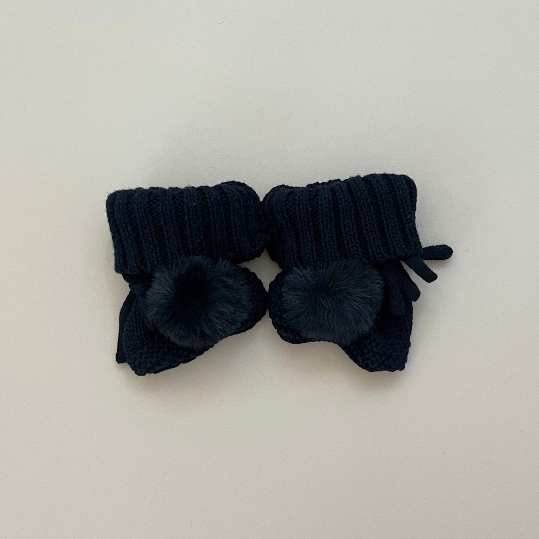 POM-POM KNITTED BOOTIES | CHARCOAL BLACK