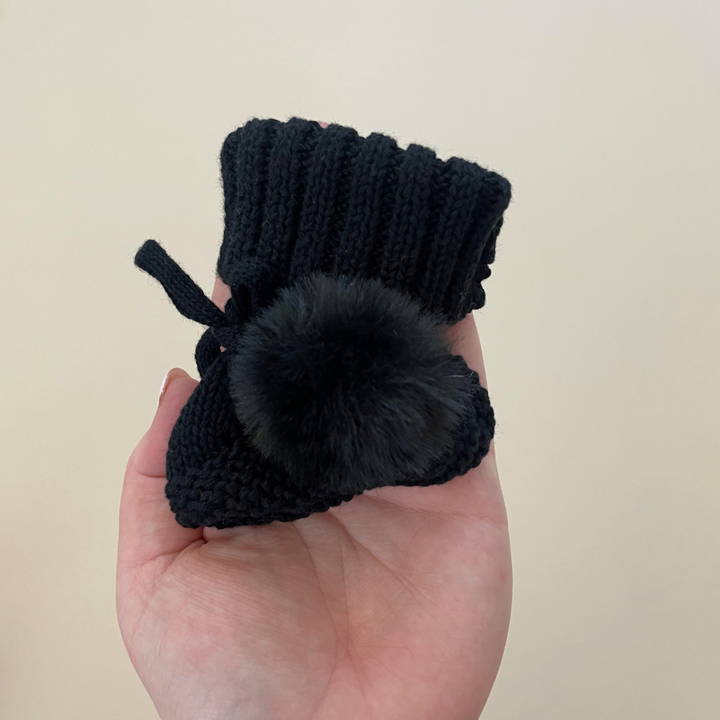 POM-POM KNITTED BOOTIES | CHARCOAL BLACK