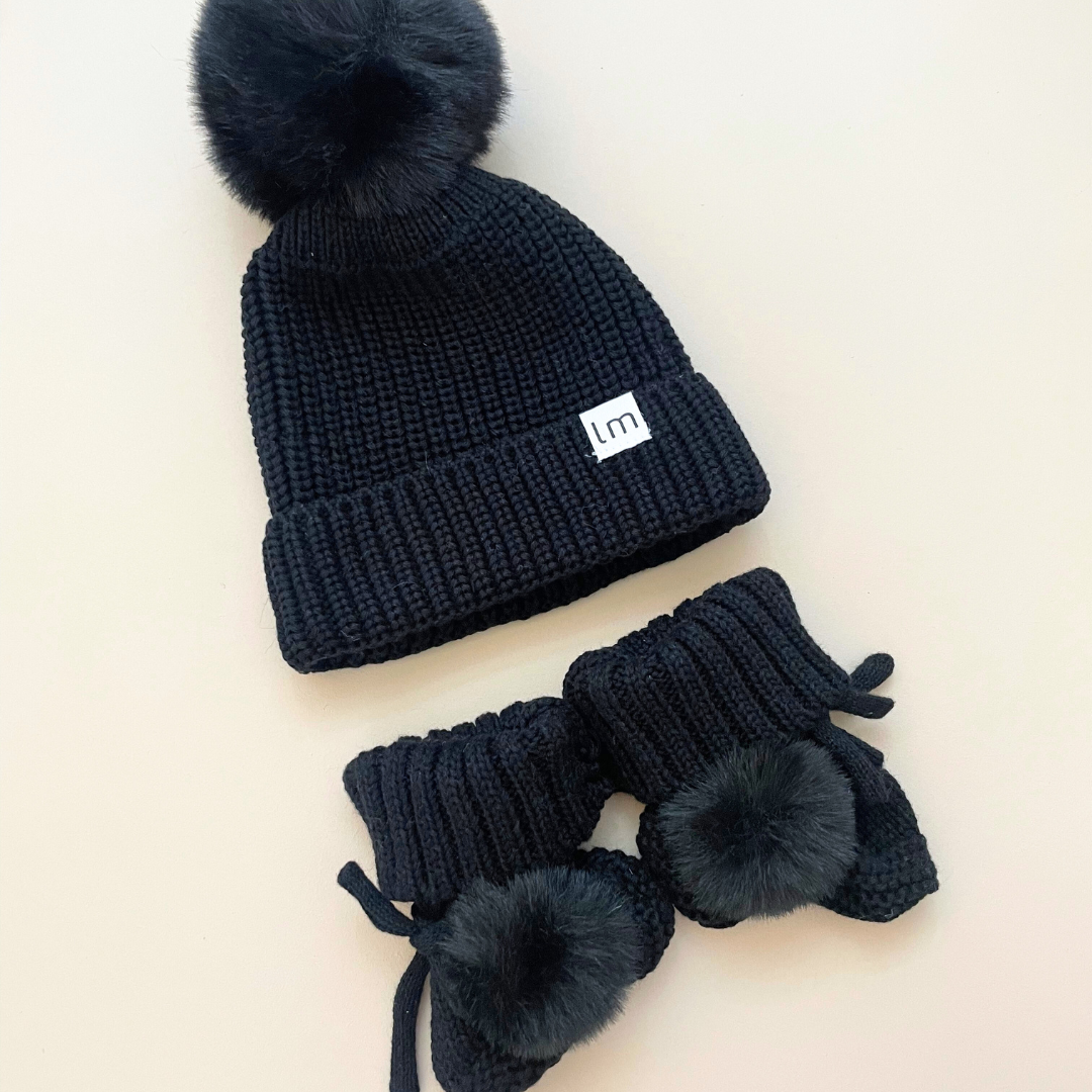 POM-POM KNIT BEANIE | CHARCOAL BLACK